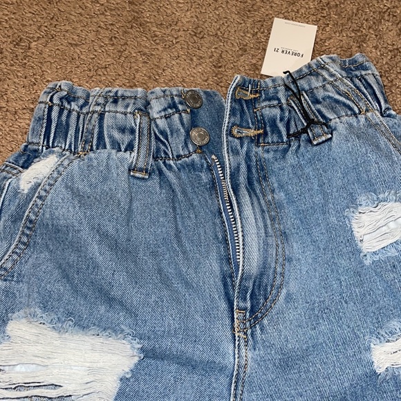 Forever 21 denim shorts - Picture 4 of 5
